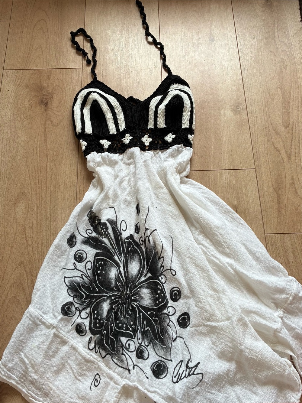 Crochet mini dress - Picture 1 of 4